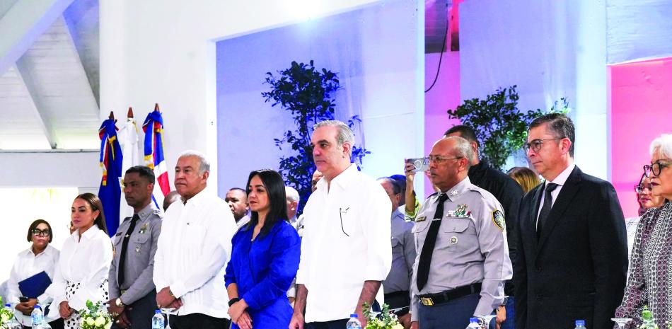 Abinader: “Nosotros vamos a seguir deportando a todo el que no tiene ...