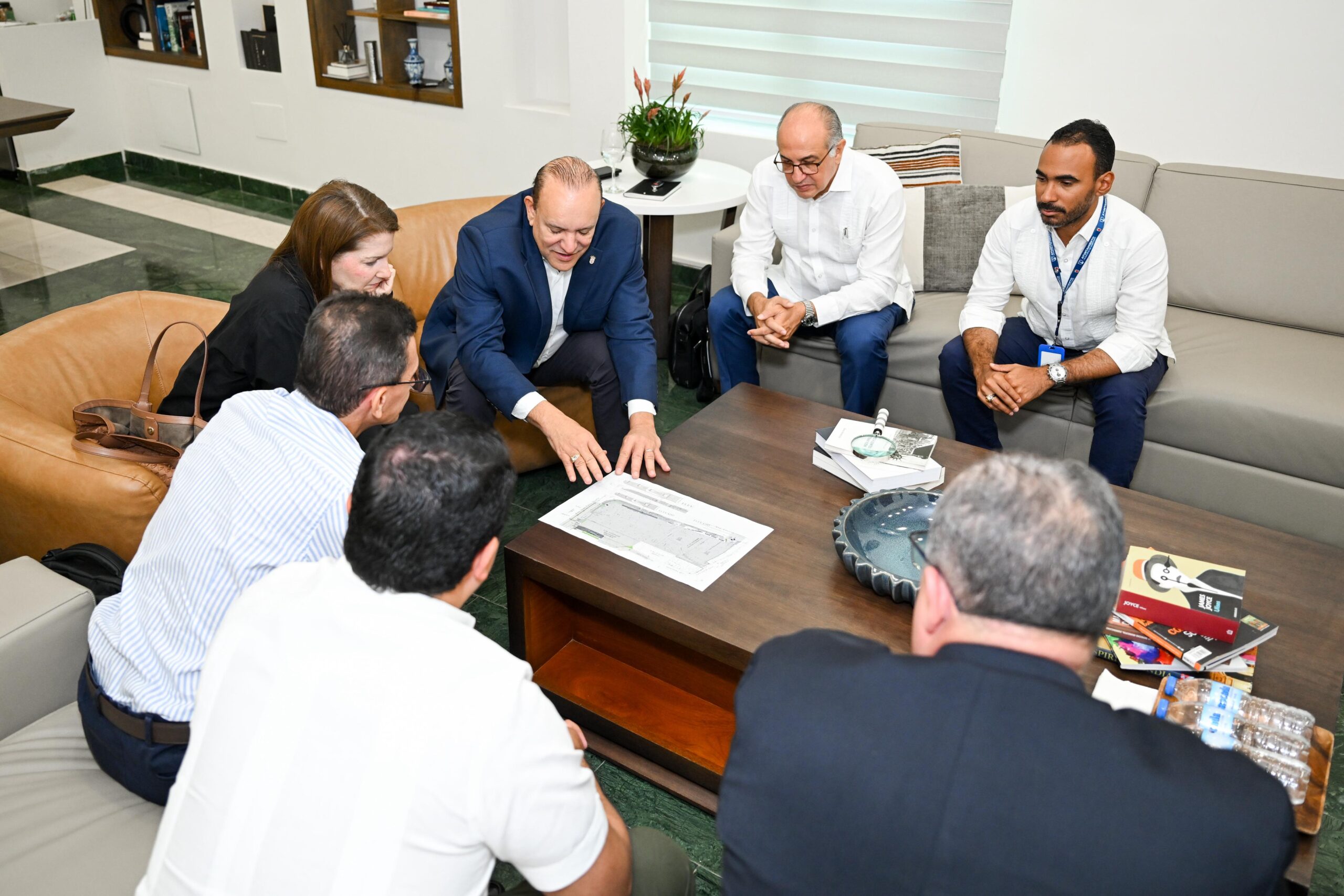 Alcaldía de Santiago y Ágora Santiago Center firman acuerdo para el ...